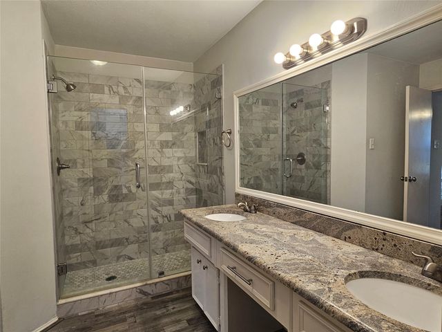 80 Fallenstone Drive, The Woodlands, TX 77381
