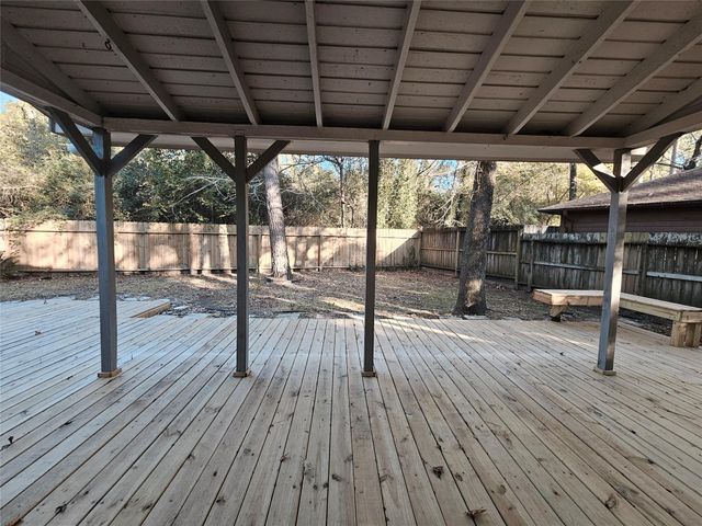80 Fallenstone Drive, The Woodlands, TX 77381