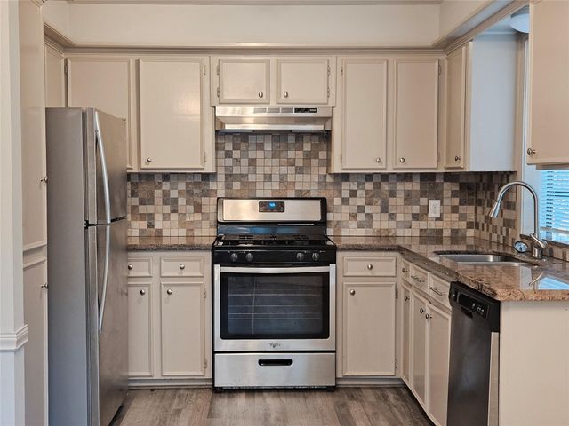 80 Fallenstone Drive, The Woodlands, TX 77381