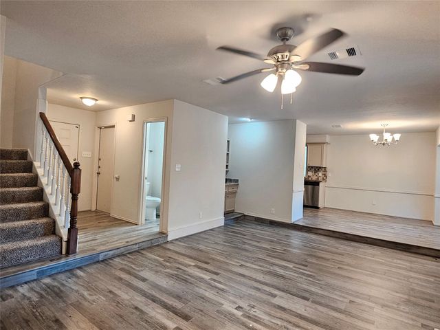 80 Fallenstone Drive, The Woodlands, TX 77381