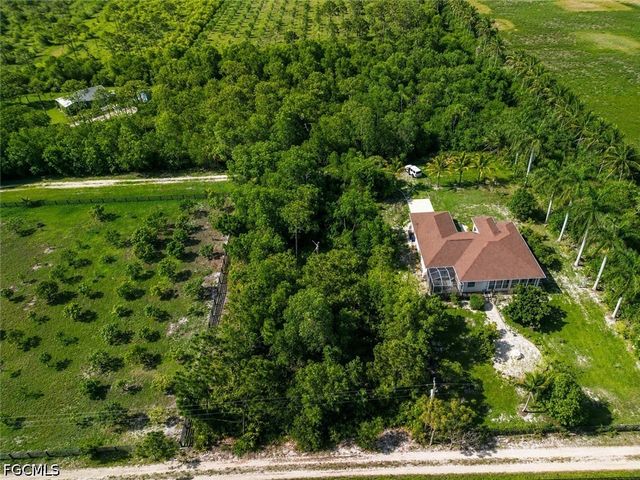 6207 Hodges DR, Bokeelia, FL 33922