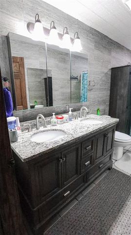 12601 County Road 2170, St James, MO 65559