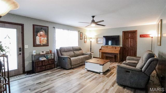 12601 County Road 2170, St James, MO 65559