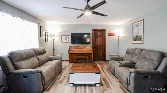 12601 County Road 2170, St James, MO 65559