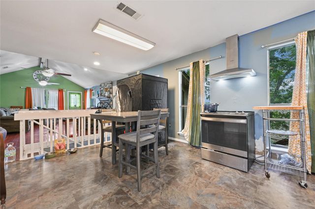 107 Harbour Town Lane, Conroe, TX 77356