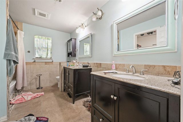 107 Harbour Town Lane, Conroe, TX 77356