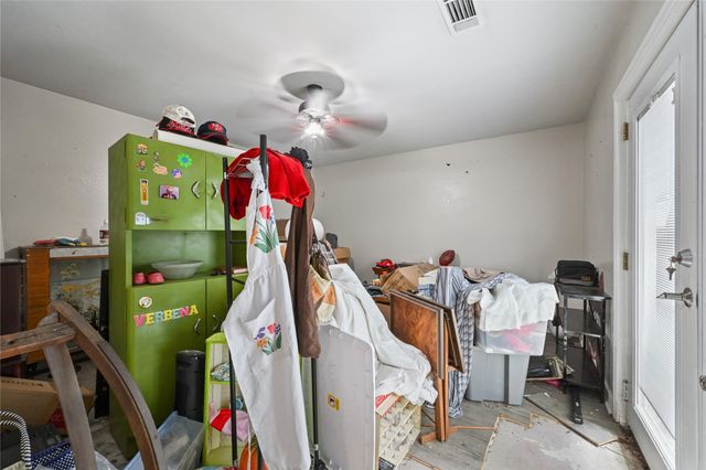 107 Harbour Town Lane, Conroe, TX 77356