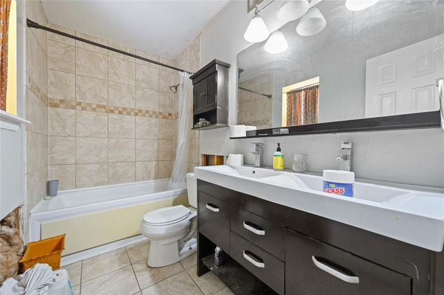 107 Harbour Town Lane, Conroe, TX 77356