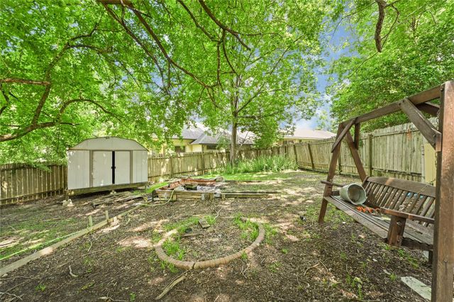 107 Harbour Town Lane, Conroe, TX 77356