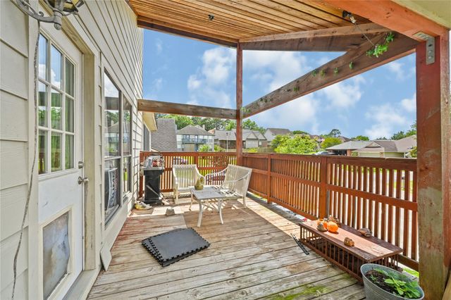 107 Harbour Town Lane, Conroe, TX 77356