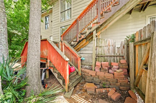 107 Harbour Town Lane, Conroe, TX 77356