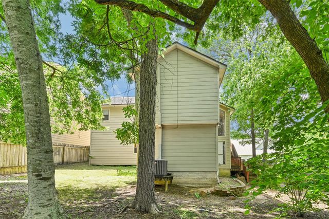 107 Harbour Town Lane, Conroe, TX 77356