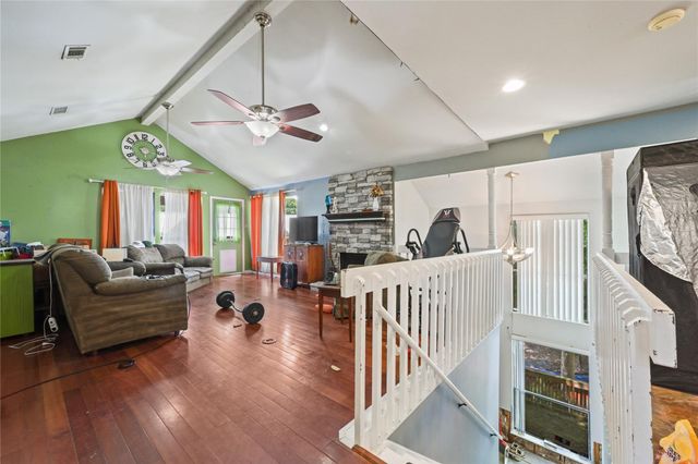 107 Harbour Town Lane, Conroe, TX 77356