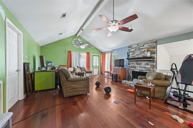 107 Harbour Town Lane, Conroe, TX 77356