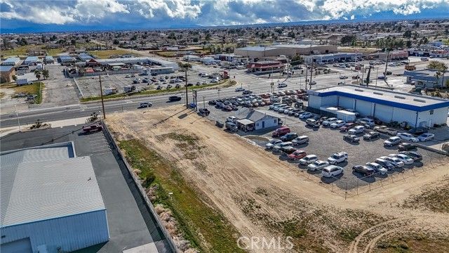 28 Palmdale Road, Victorville, CA 92392