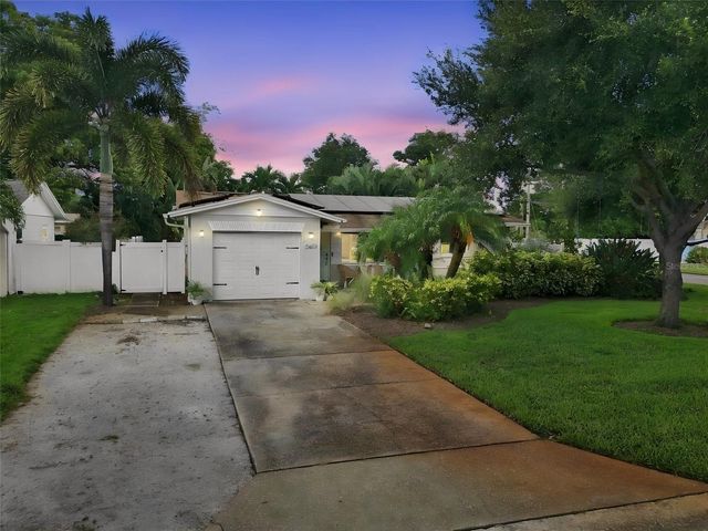 5601 15TH AVENUE N, St Petersburg, FL 33710