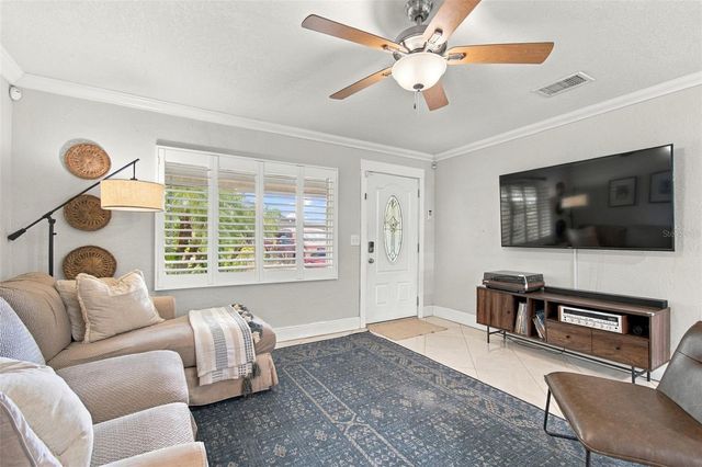5601 15TH AVENUE N, St Petersburg, FL 33710