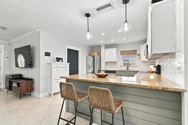5601 15TH AVENUE N, St Petersburg, FL 33710