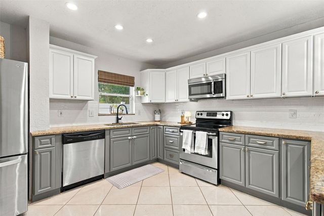 5601 15TH AVENUE N, St Petersburg, FL 33710