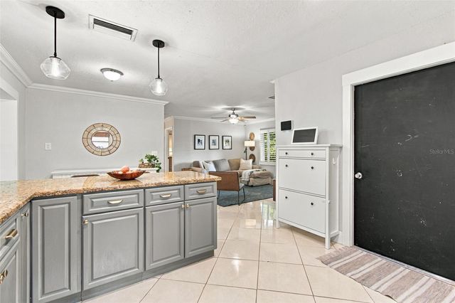 5601 15TH AVENUE N, St Petersburg, FL 33710