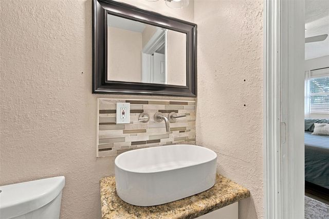 5601 15TH AVENUE N, St Petersburg, FL 33710