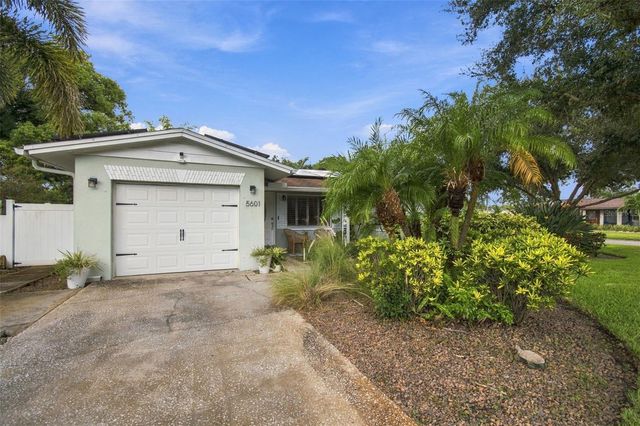 5601 15TH AVENUE N, St Petersburg, FL 33710