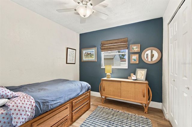 5601 15TH AVENUE N, St Petersburg, FL 33710