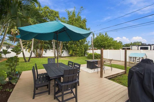 5601 15TH AVENUE N, St Petersburg, FL 33710