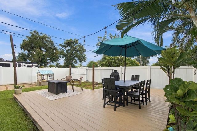 5601 15TH AVENUE N, St Petersburg, FL 33710