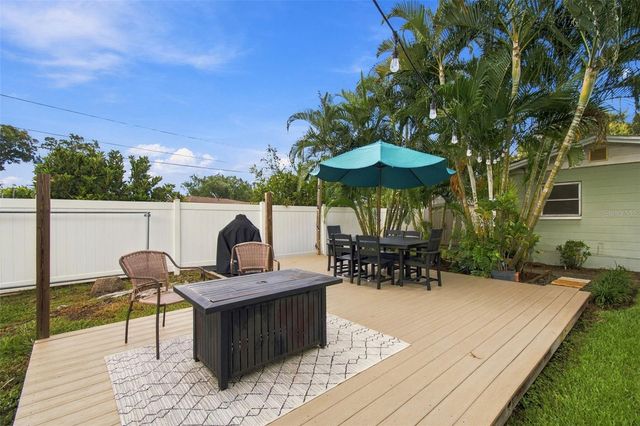 5601 15TH AVENUE N, St Petersburg, FL 33710