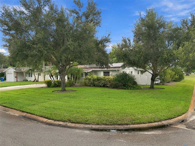 5601 15TH AVENUE N, St Petersburg, FL 33710