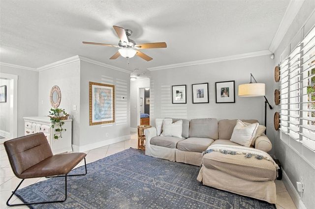 5601 15TH AVENUE N, St Petersburg, FL 33710