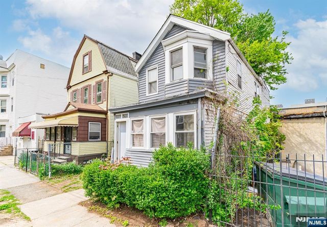11 Sunset Avenue, Newark, NJ 07106