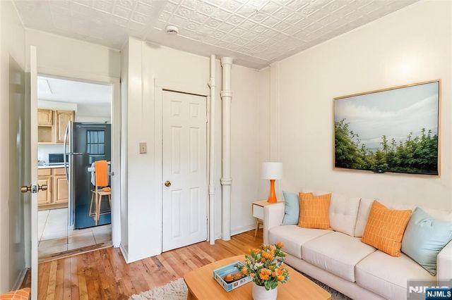 11 Sunset Avenue, Newark, NJ 07106