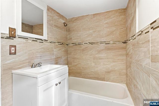 11 Sunset Avenue, Newark, NJ 07106