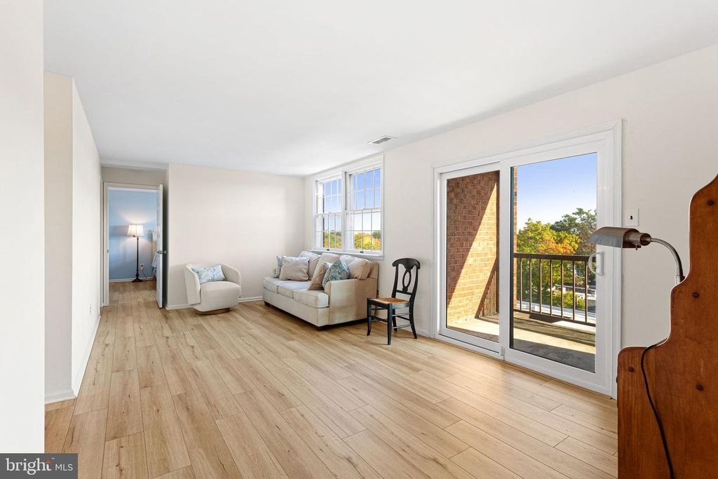 611 HADDONFIELD CMNS CMNS #611, HADDONFIELD, NJ 08033 — photo 2
