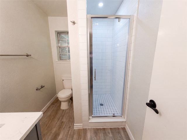 304 Brook Hollow Drive, Desoto, TX 75115