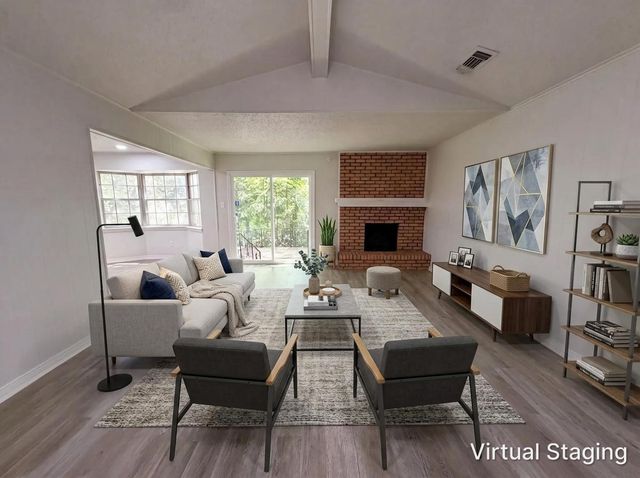 304 Brook Hollow Drive, Desoto, TX 75115