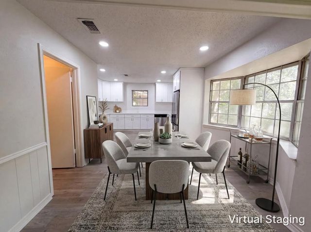 304 Brook Hollow Drive, Desoto, TX 75115
