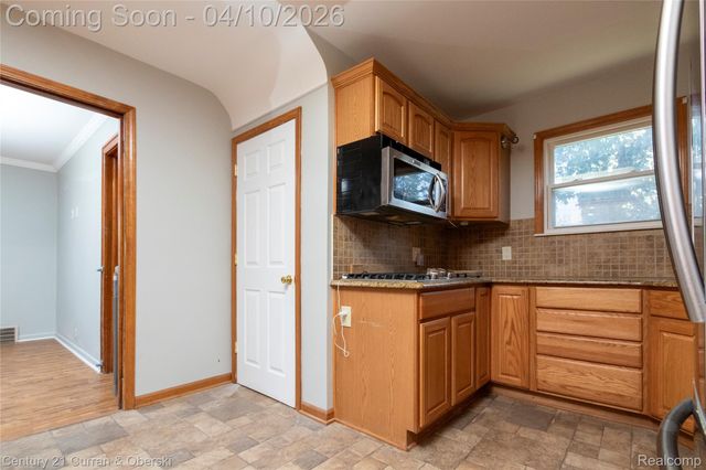 22223 Military Street, Dearborn, MI 48124