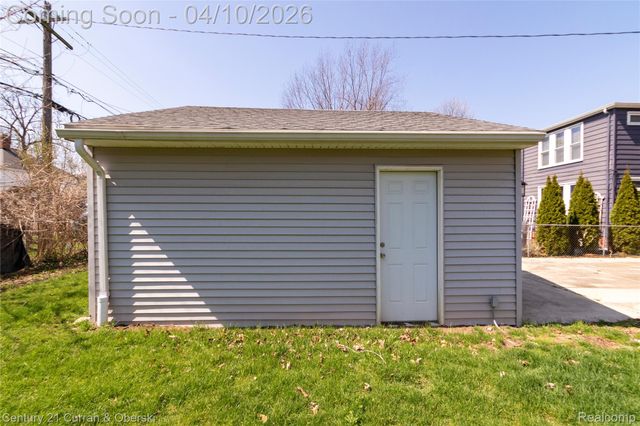 22223 Military Street, Dearborn, MI 48124