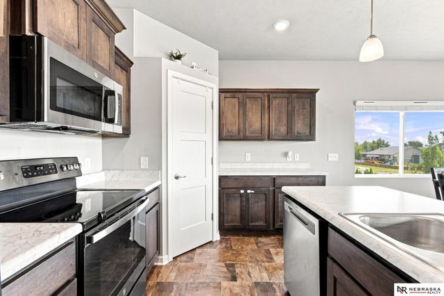 11705 S 113th Street, Papillion, NE 68046