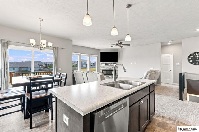 11705 S 113th Street, Papillion, NE 68046