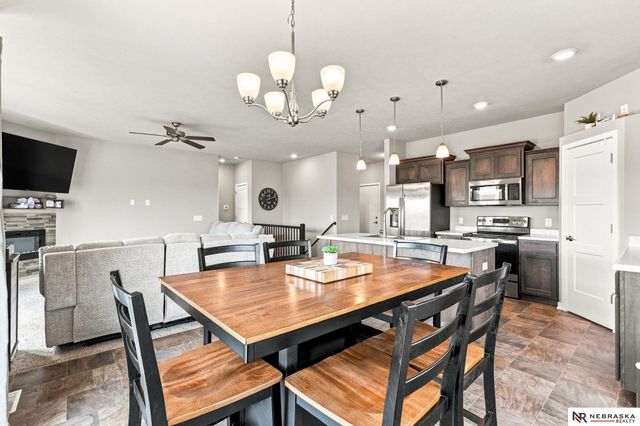 11705 S 113th Street, Papillion, NE 68046