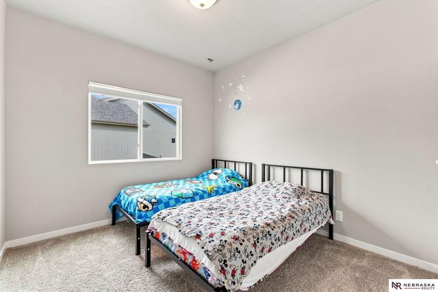 11705 S 113th Street, Papillion, NE 68046