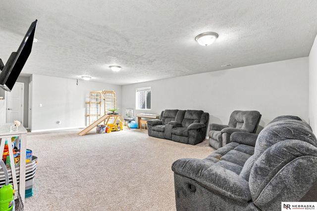 11705 S 113th Street, Papillion, NE 68046