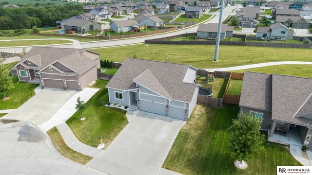 11705 S 113th Street, Papillion, NE 68046