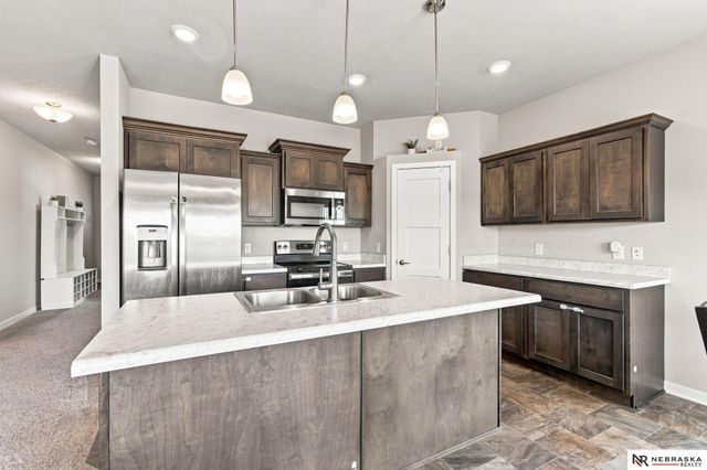 11705 S 113th Street, Papillion, NE 68046