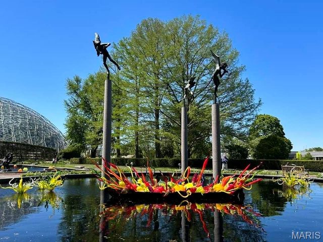 4166 Russell Boulevard, St Louis, MO 63110