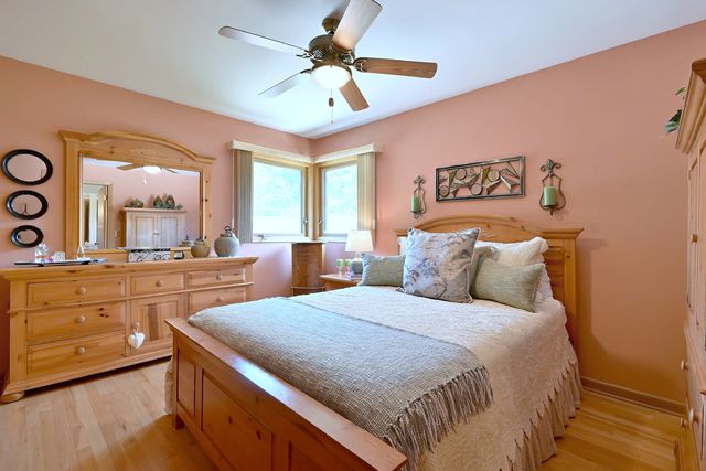 1031 S Belmont Avenue, Arlington Heights, IL 60005